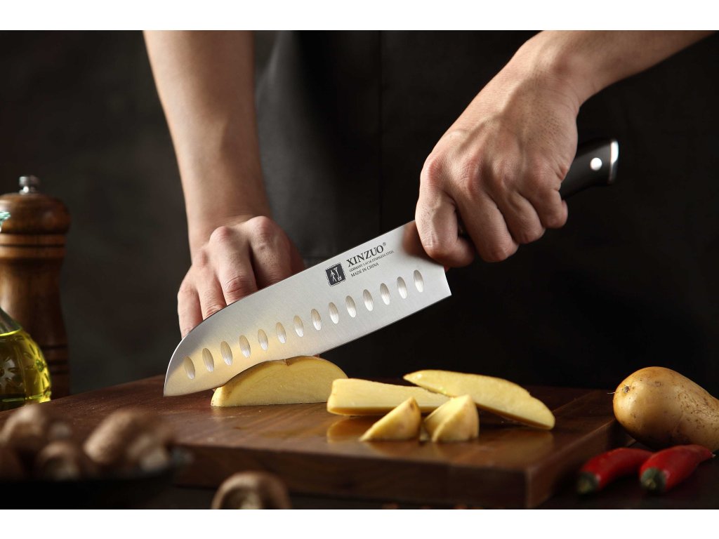 Santoku nůž XinZuo Yu B13S krájení