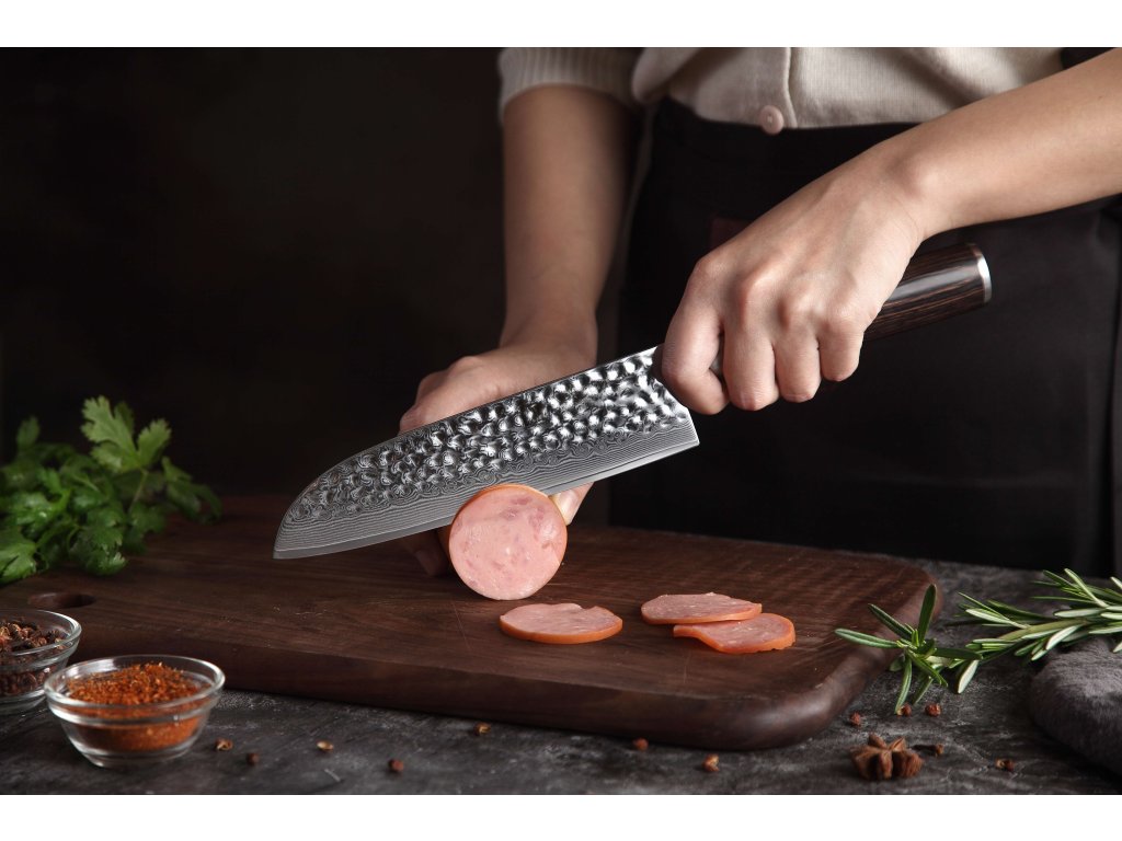 Santoku nůž XinZuo He B1H krájení