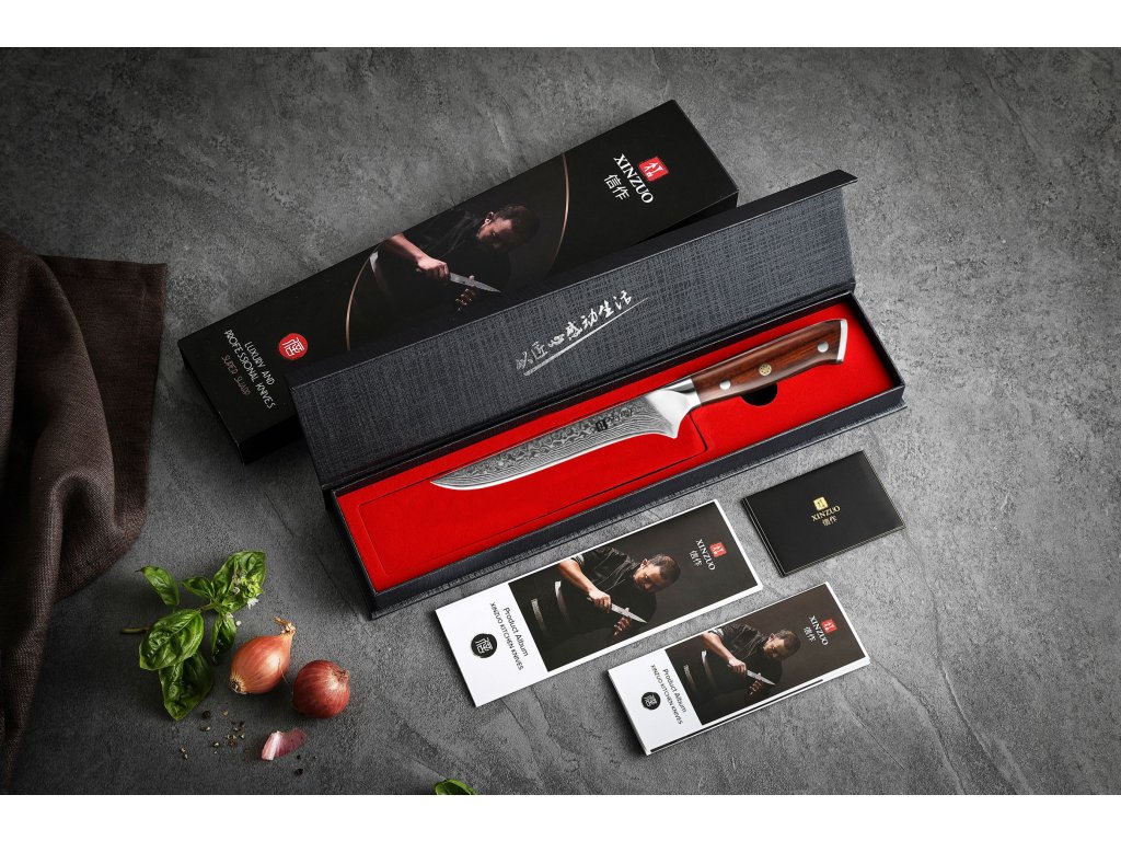 Vykosťovací nůž XinZuo Yu z řady B13R je zabalen v luxusní dárkové krabičce