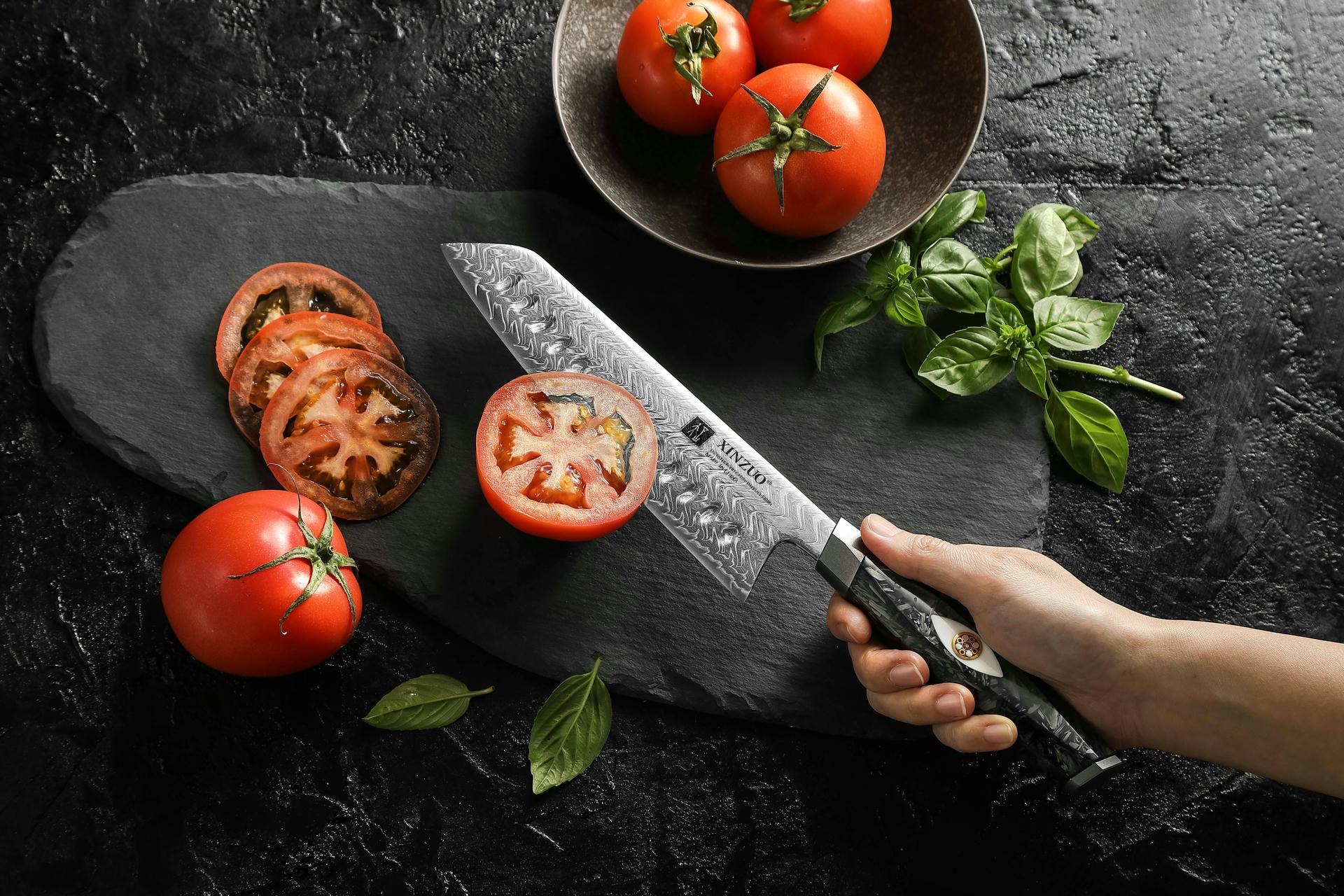 Krájení se santoku nožem XinZuo Li X04