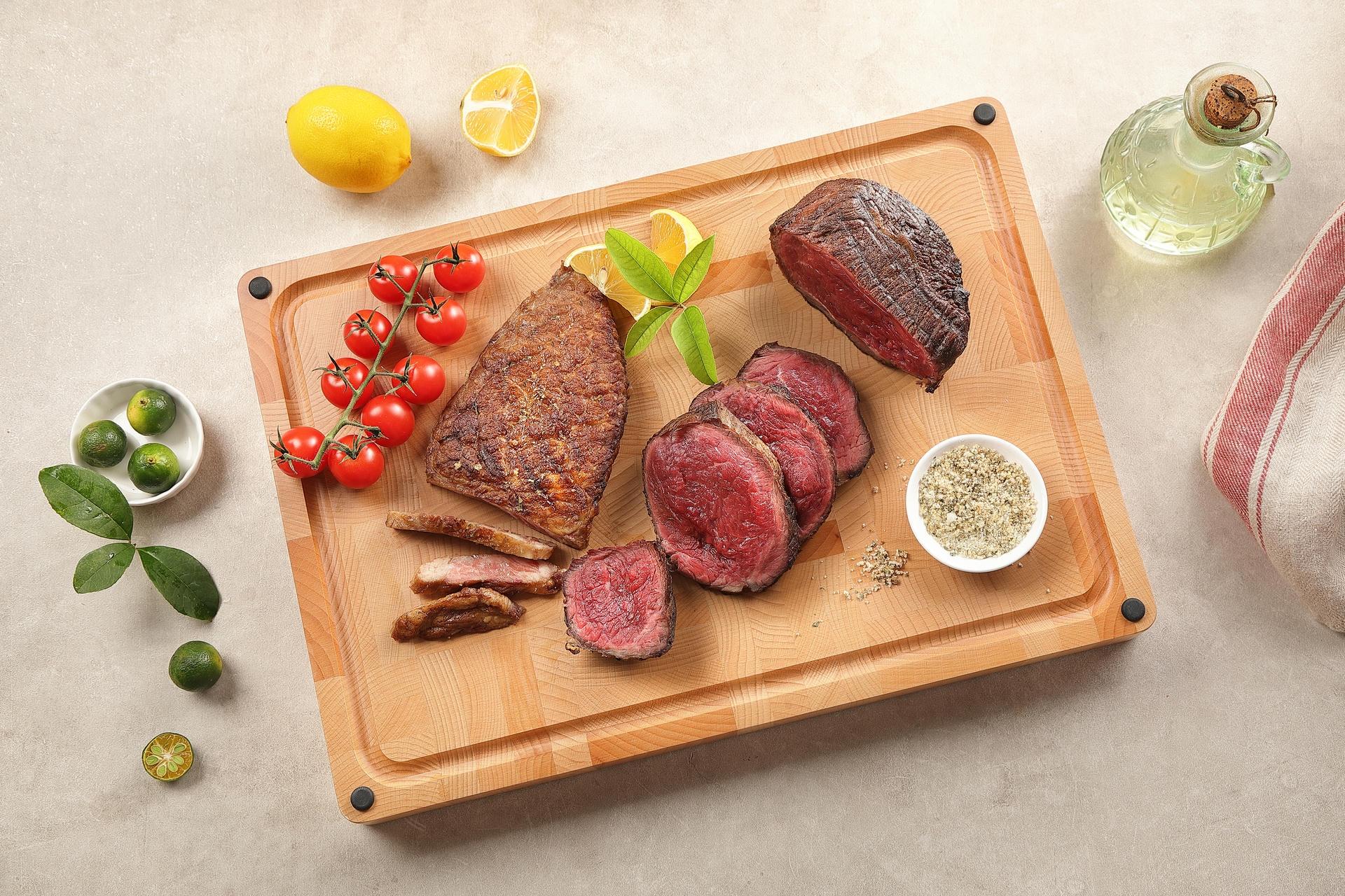 Protiskluzové drážky u prkénka z dubu