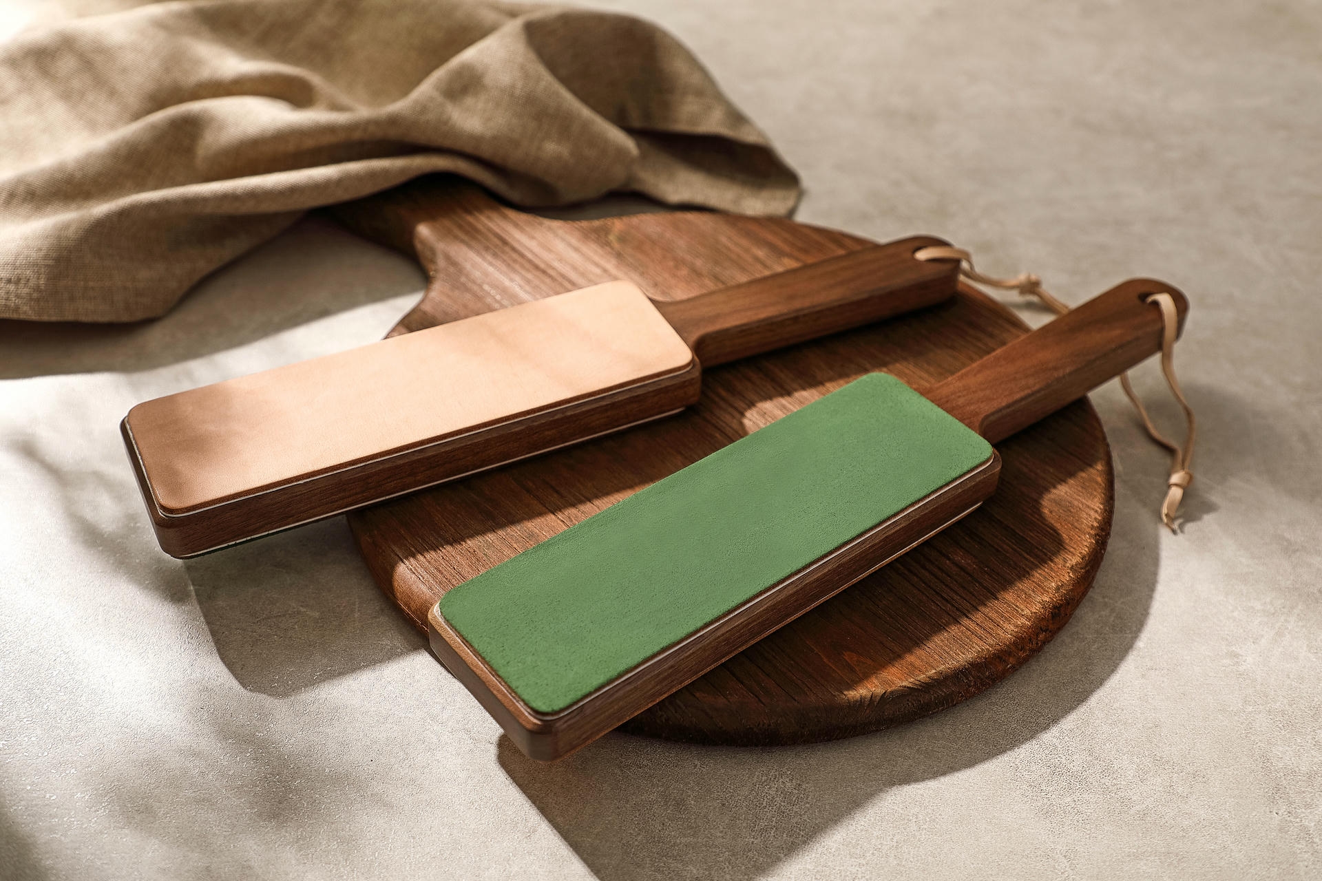 Oboustranná obtahovací kůže na nože