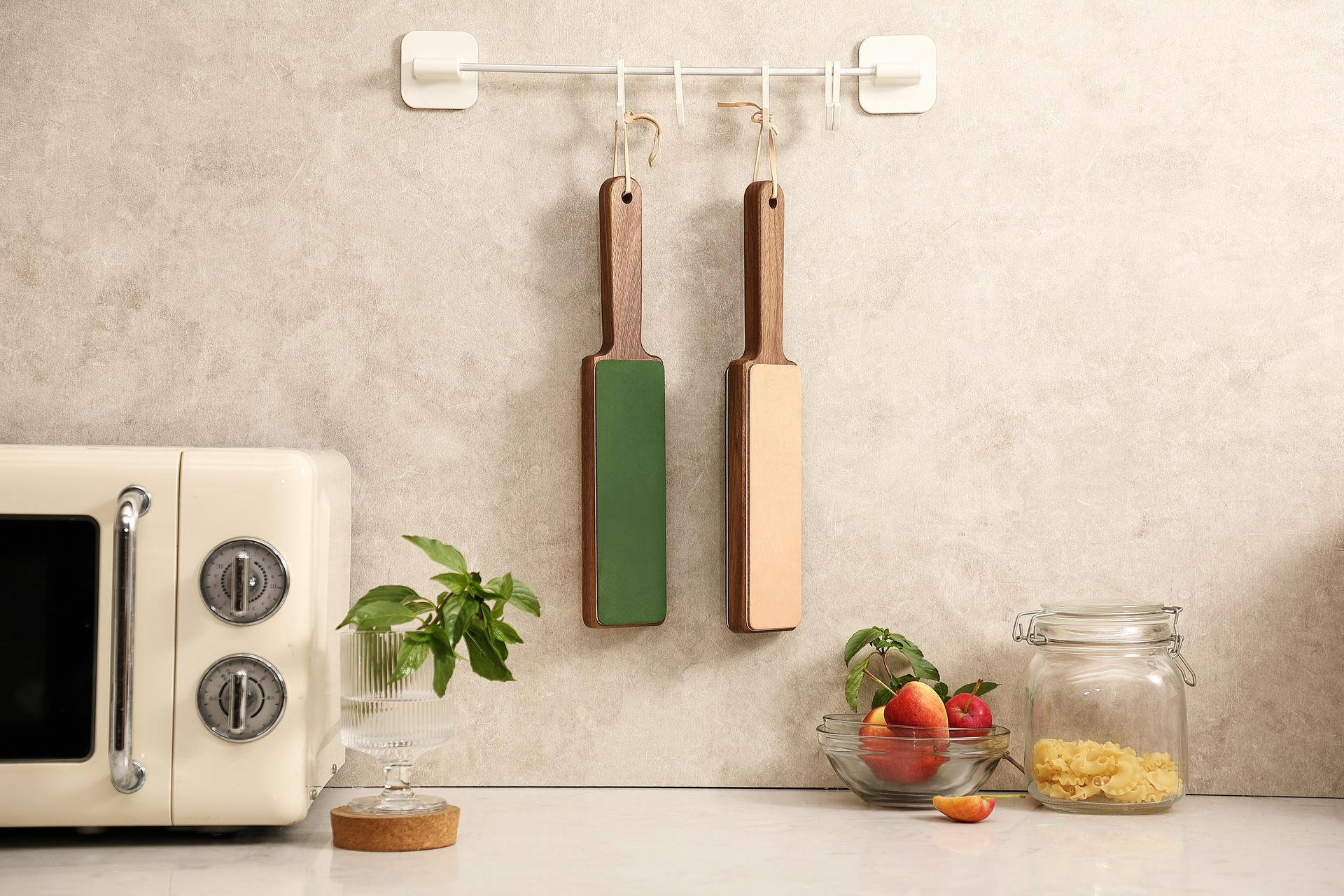 Zavěšení obtahovací kůže