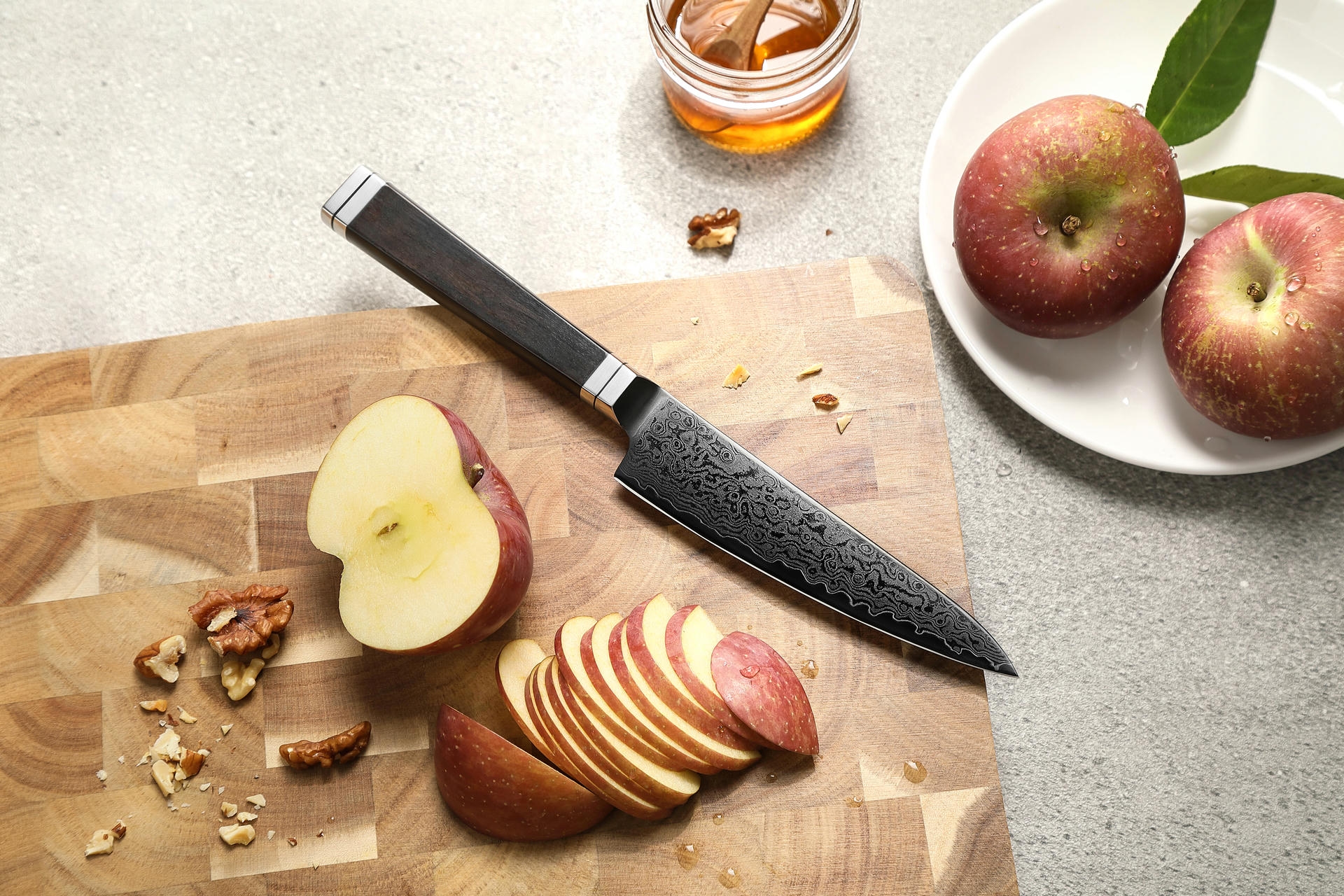 Ukázka nože na ovoce a zeleninu XinZuo X08E