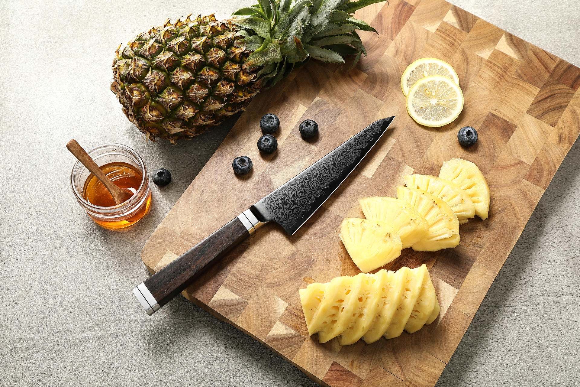 Ukázka nože Honesuki XinZuo X08E