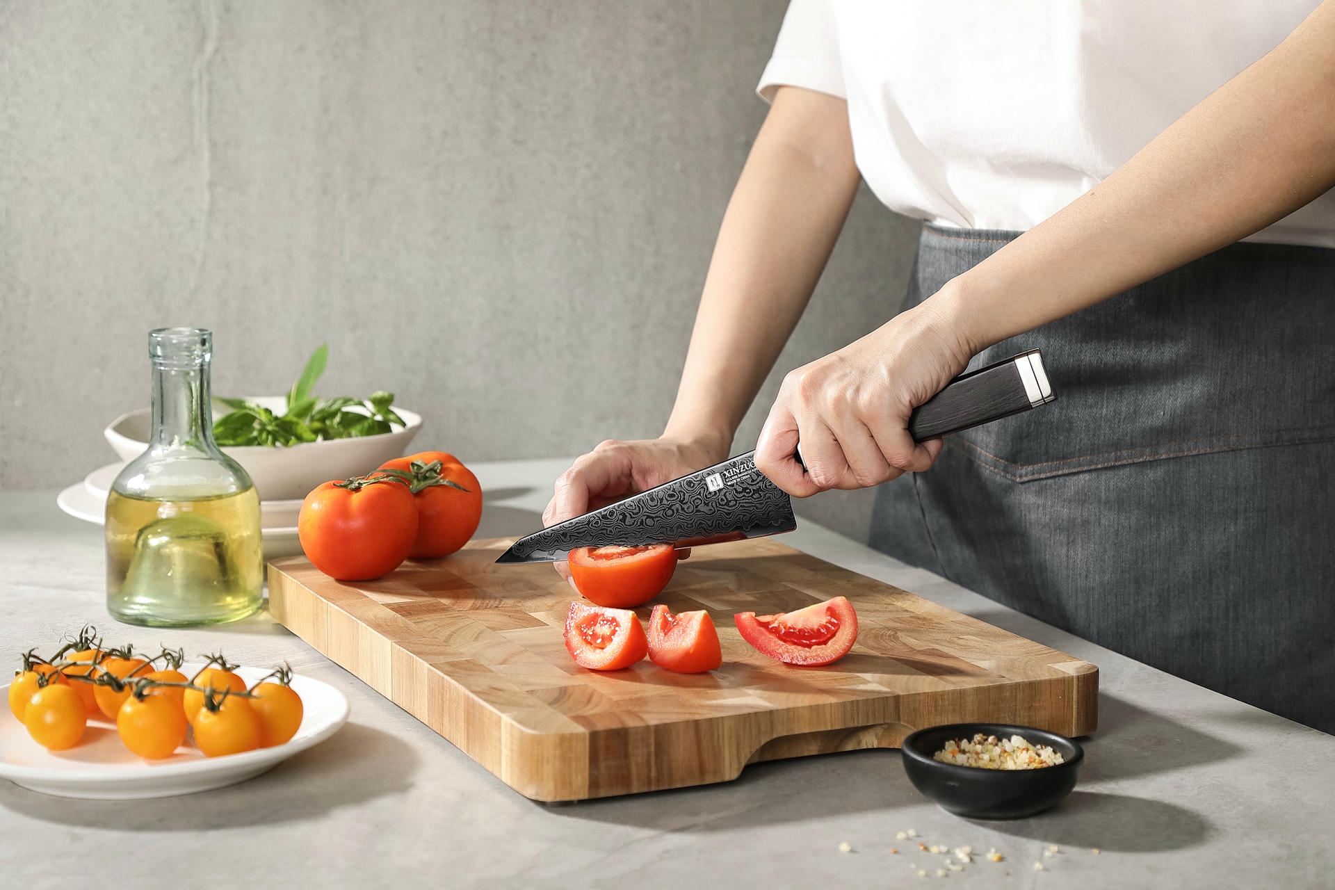 Krájení s Honesuki nožem XinZuo Ji X08E