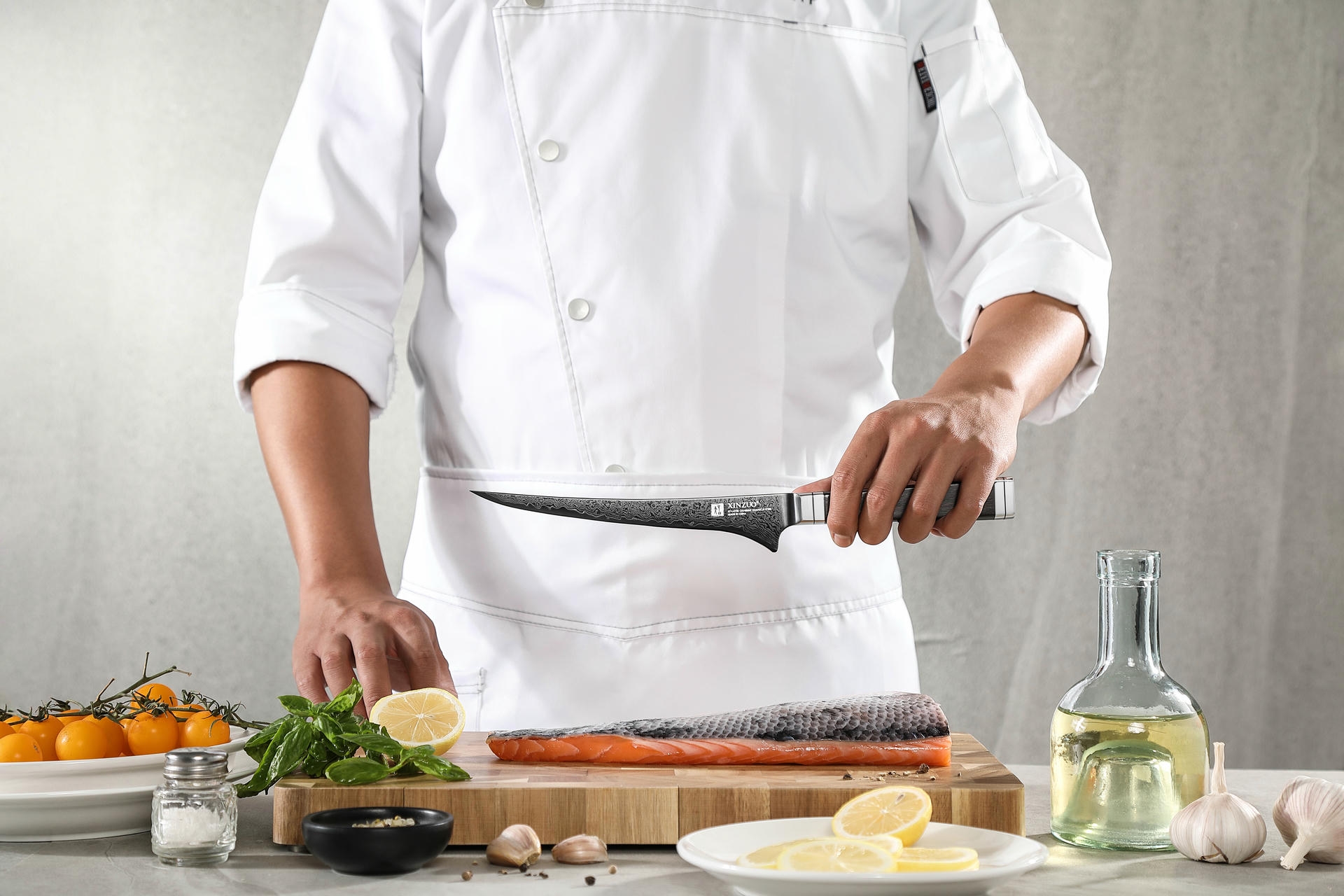 Ukázka čepele s titanovým povlakem nože z řady Ji X08E