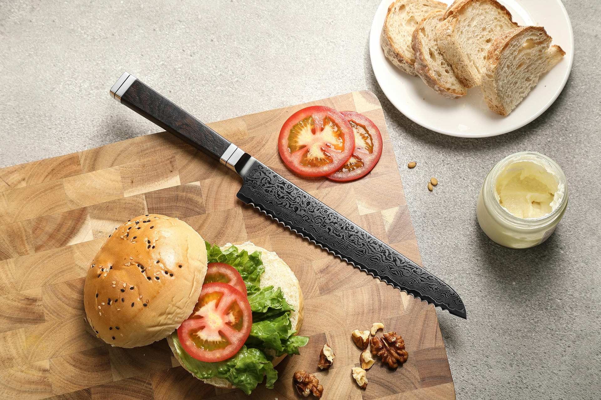 Ukázka nože na pečivo XinZuo X08E