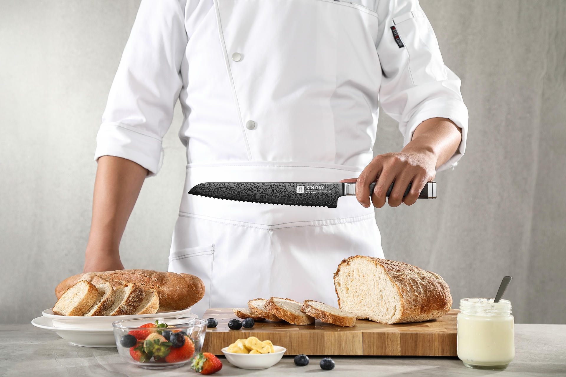 Ukázka čepele s titanovým povlakem nože z řady Ji X08E