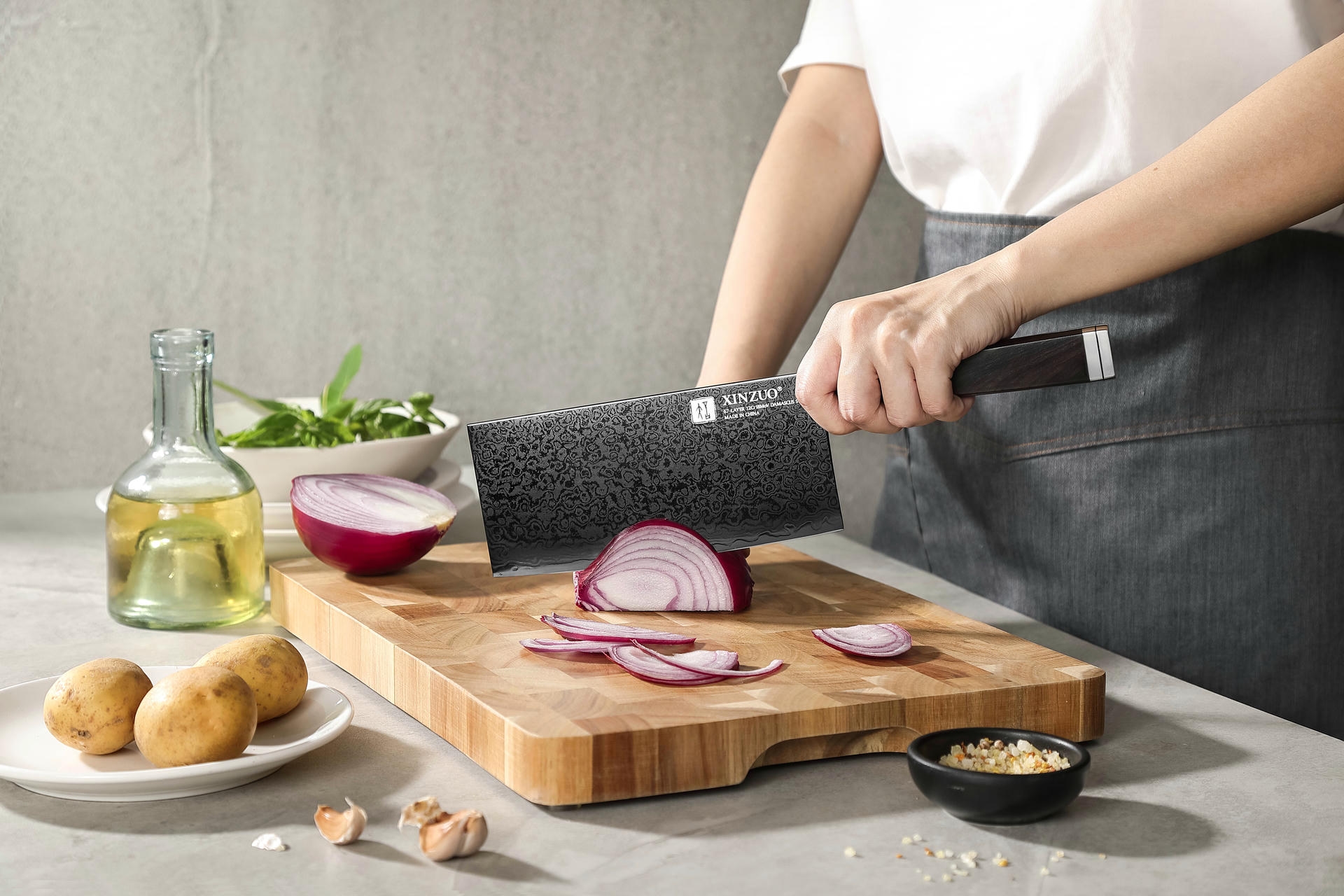 Krájení s šéfkuchařským nožem TAO XinZuo Ji X08E