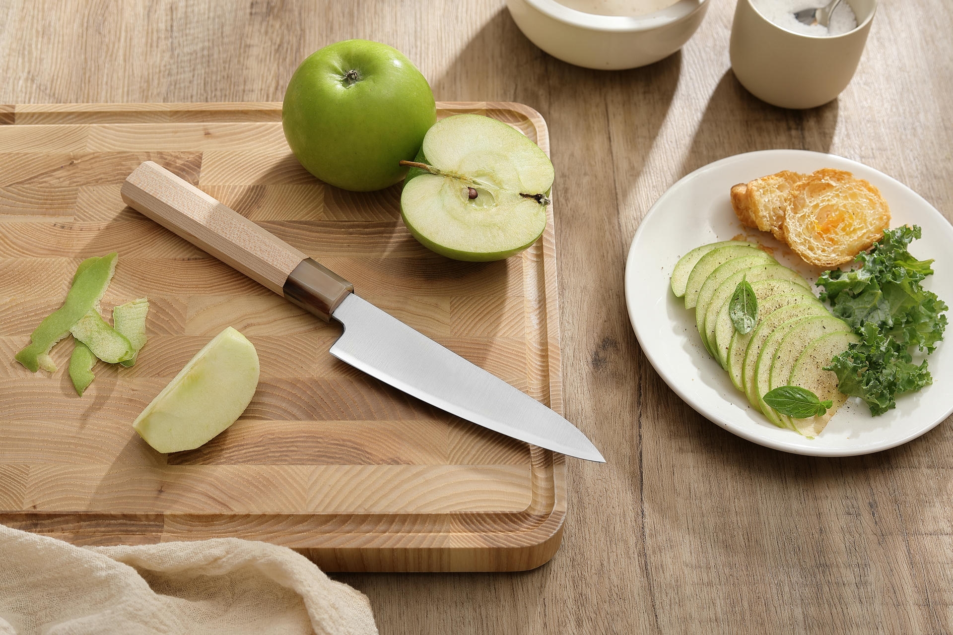 Ukázka nože na ovoce a zeleninu XinZuo PM8M