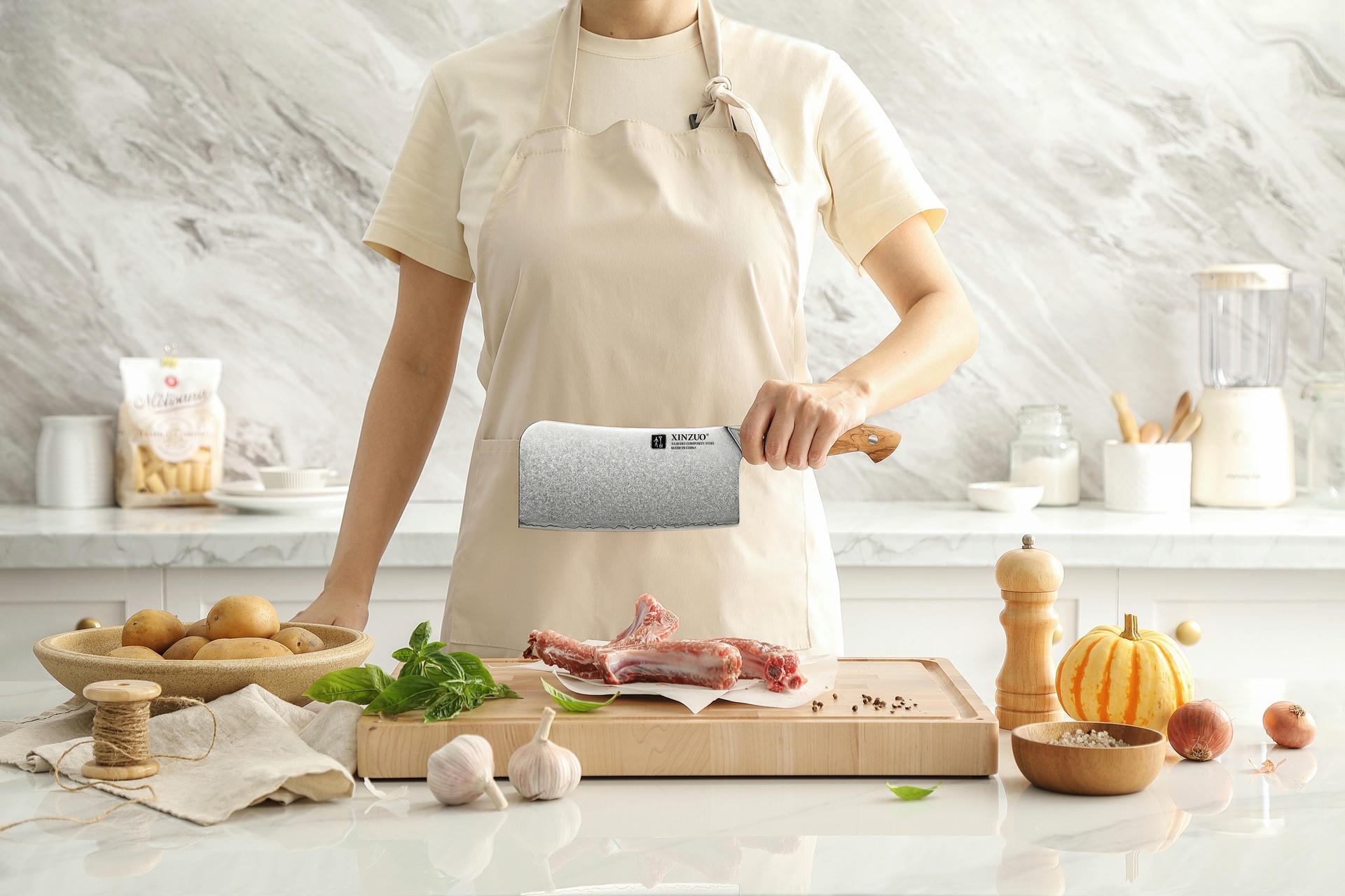 Ukázka sekáčku Pin X02O v ruce