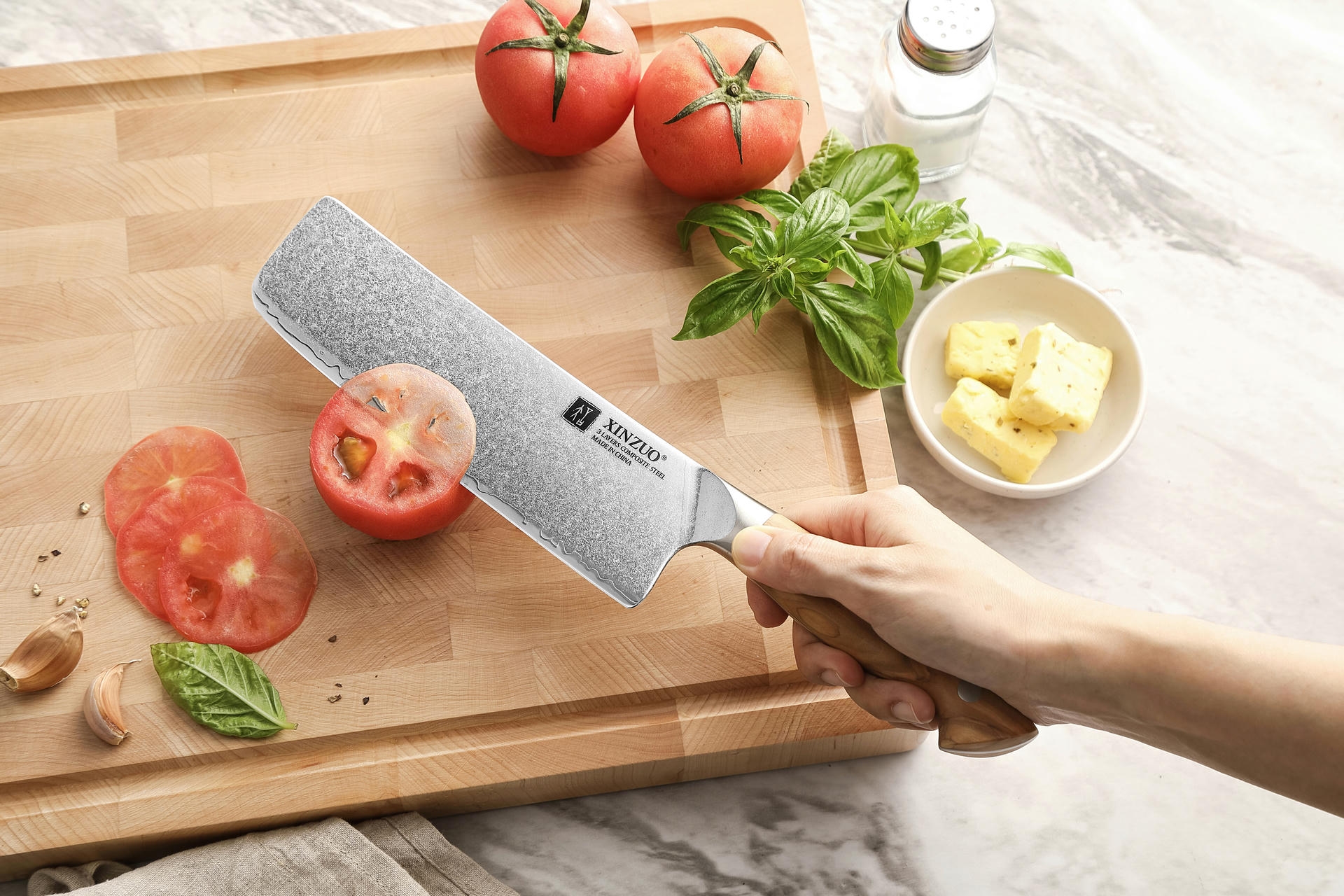 Krájení s nakiri nožem XinZuo Pin