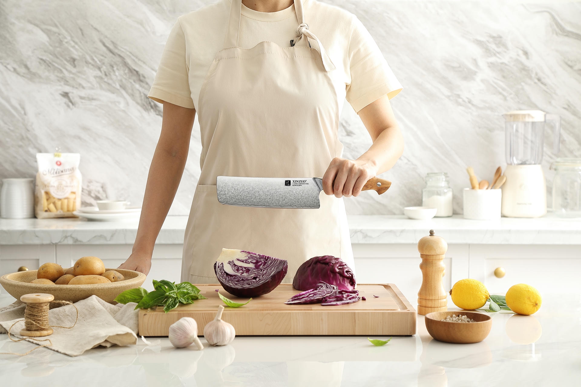 Ukázka nakiri nože Pin X02O v ruce