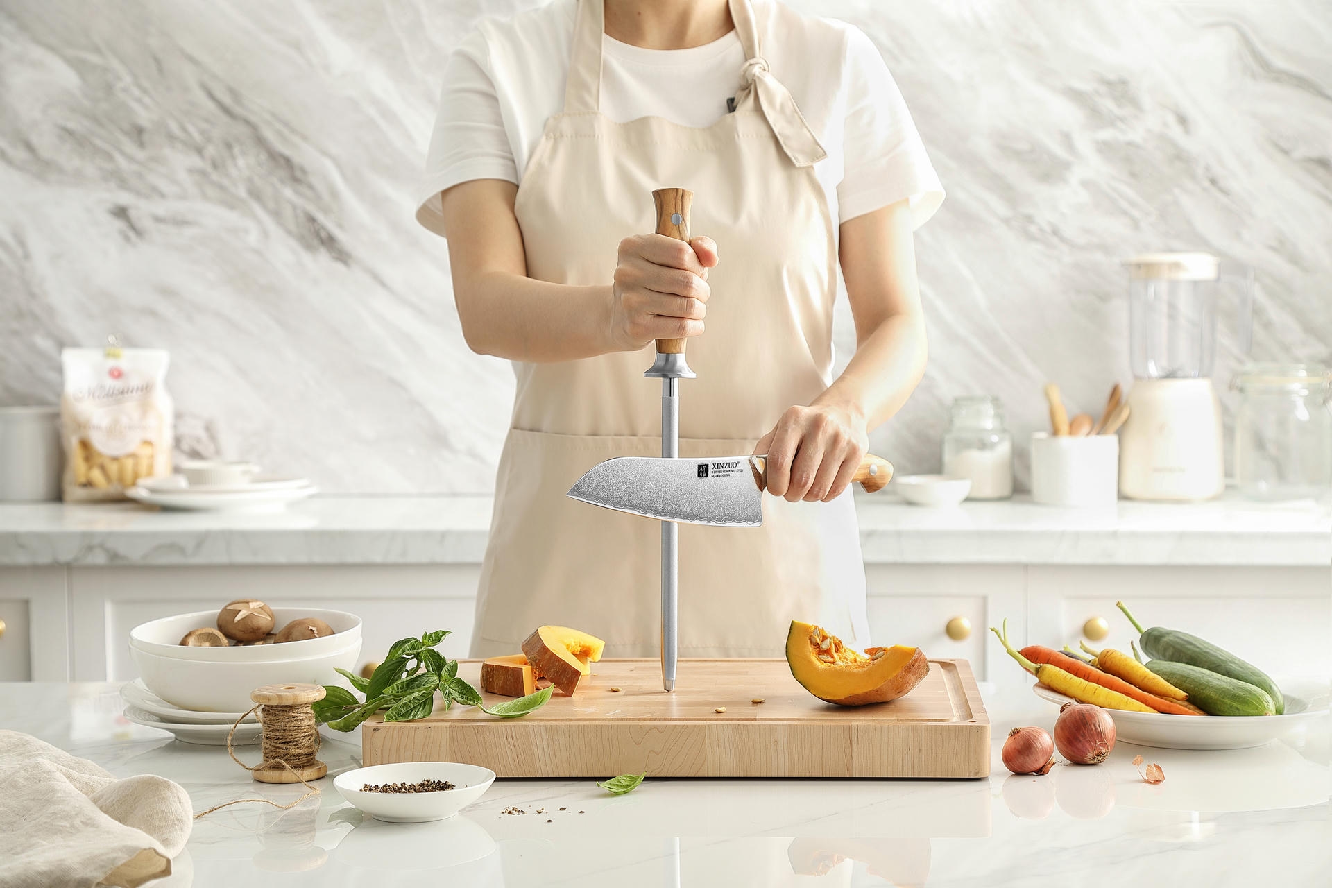 Ostření nožů na ocílce s uhlíkovým povrchem