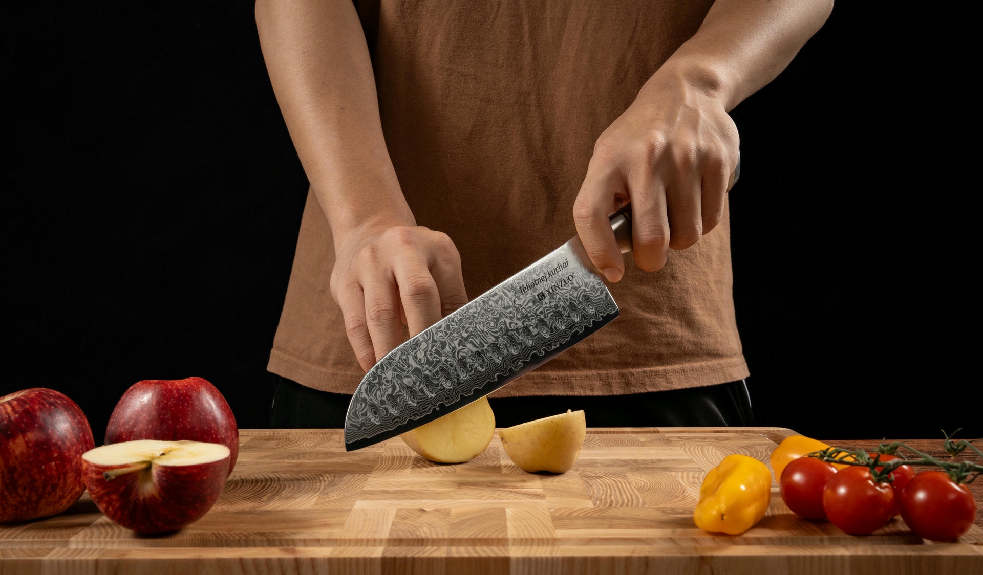 Krájení santoku nožem XinZuo Lan B37 Těhotnej kuchař
