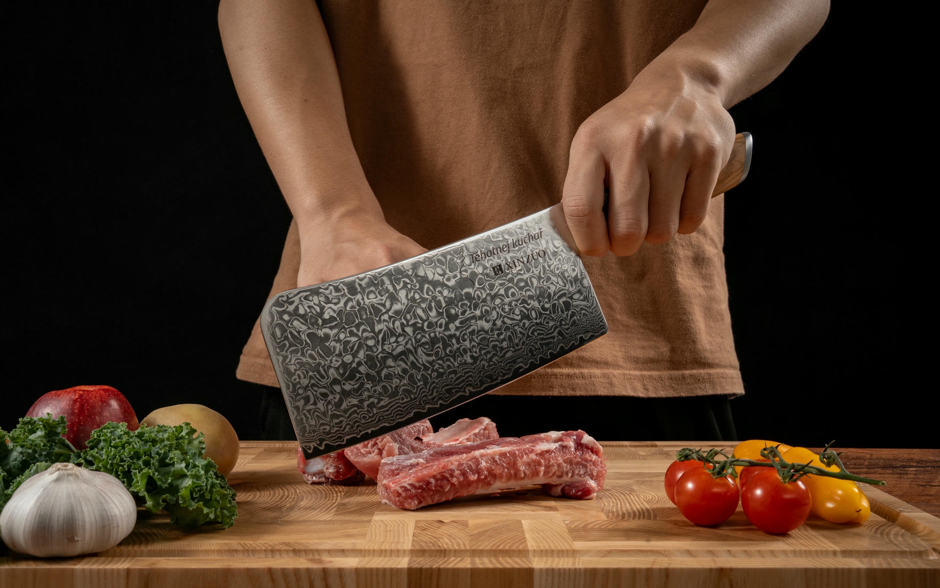 Sekání sekáčkem XinZuo Lan B37 Těhotnej kuchař
