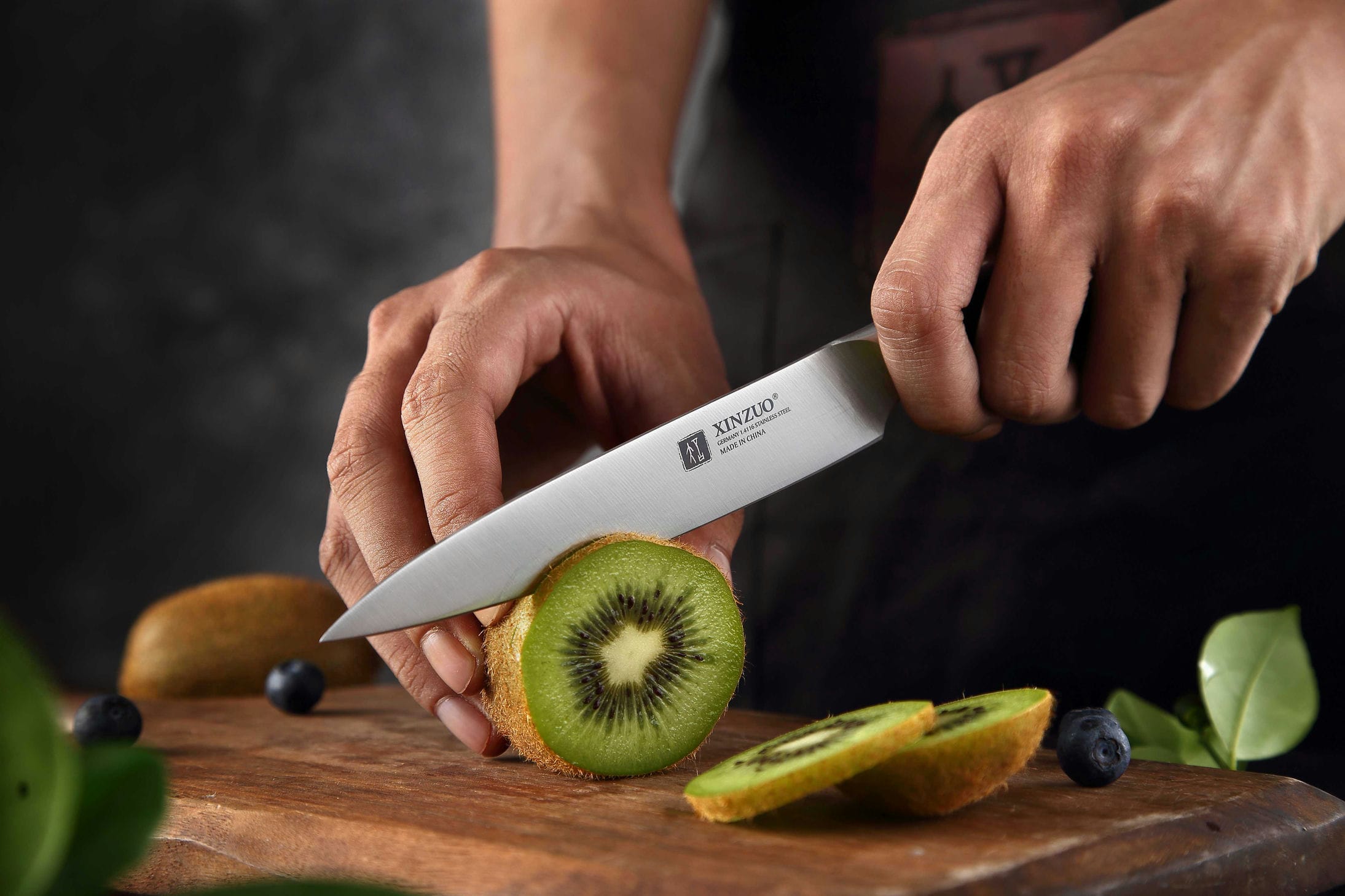 Nůž na ovoce a zeleninu XinZuo Zhi B35 - ukázka krájení